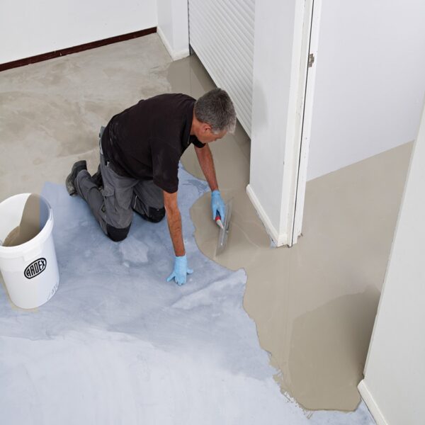 ARDEX K55 Pouring Image